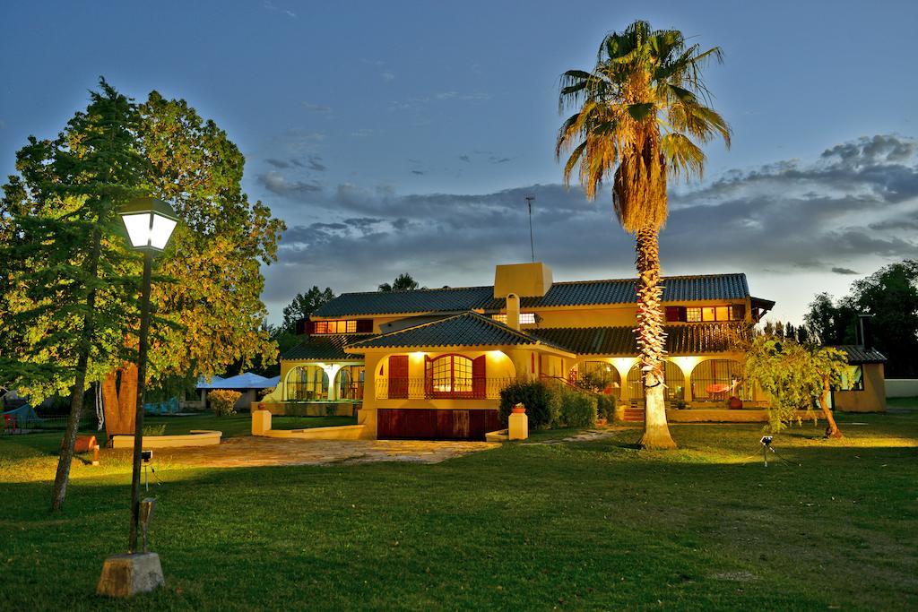 Villa Los Sauces Chacras de Coria Luaran gambar