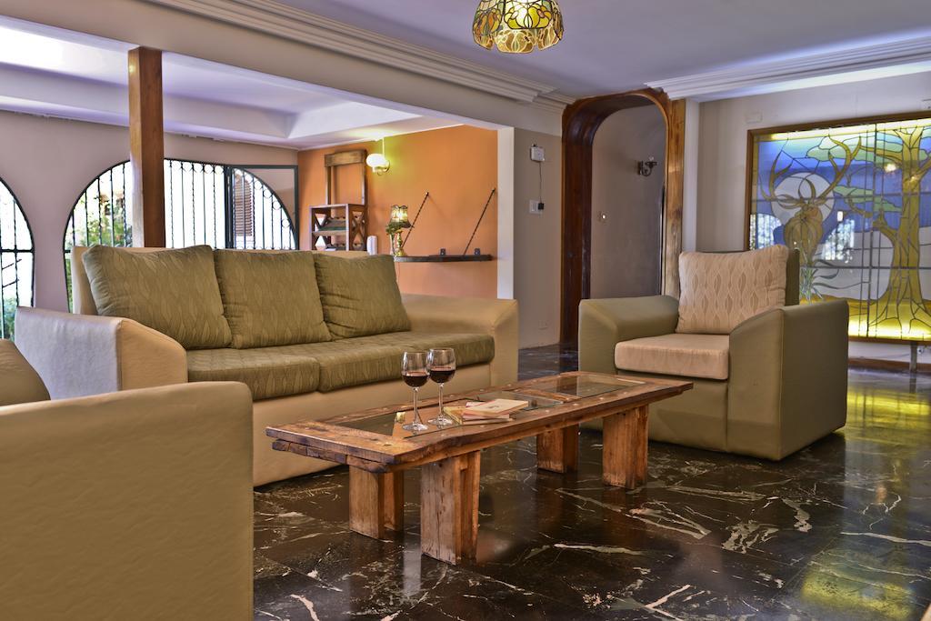Villa Los Sauces Chacras de Coria Luaran gambar